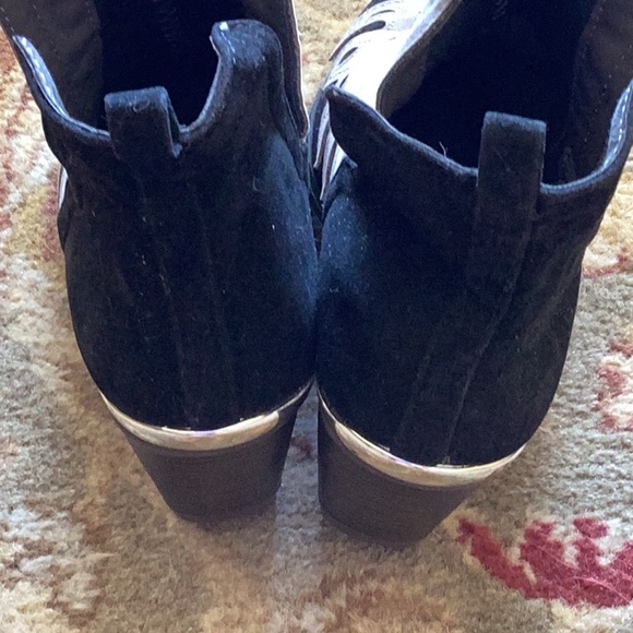 JC black/ silver boots, 7 1/2 - Picture 3 of 4